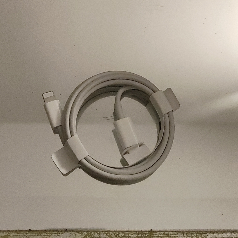 Apple usb C 1meter lighting charging cable